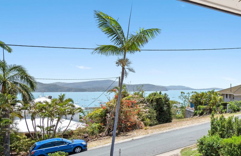 Photo - 28 Airlie Crescent, Airlie Beach QLD 4802 - Image 2