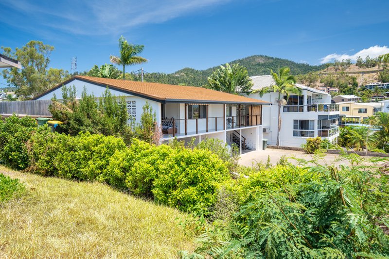 Photo - 28 Airlie Crescent, Airlie Beach QLD 4802 - Image 3