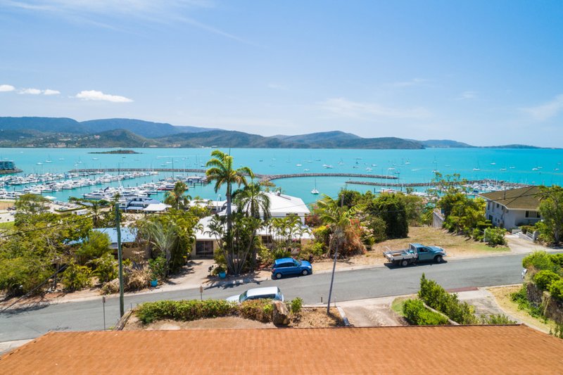 Photo - 28 Airlie Crescent, Airlie Beach QLD 4802 - Image 10