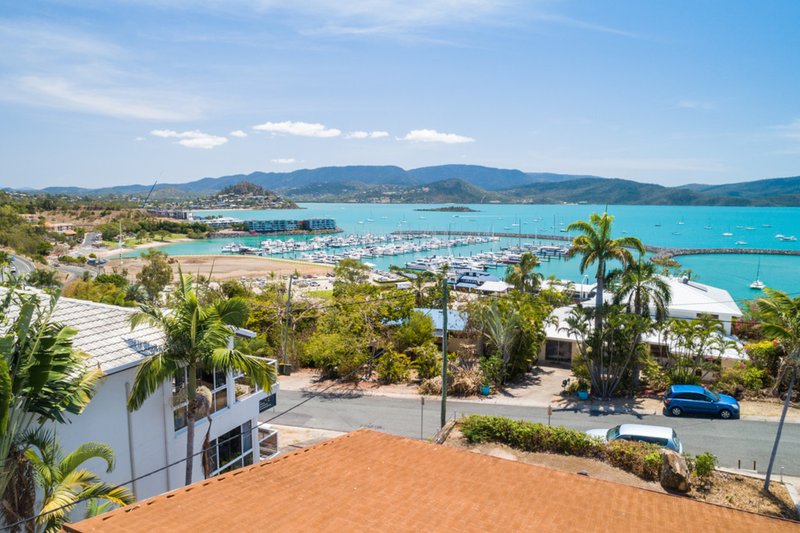 Photo - 28 Airlie Crescent, Airlie Beach QLD 4802 - Image 11