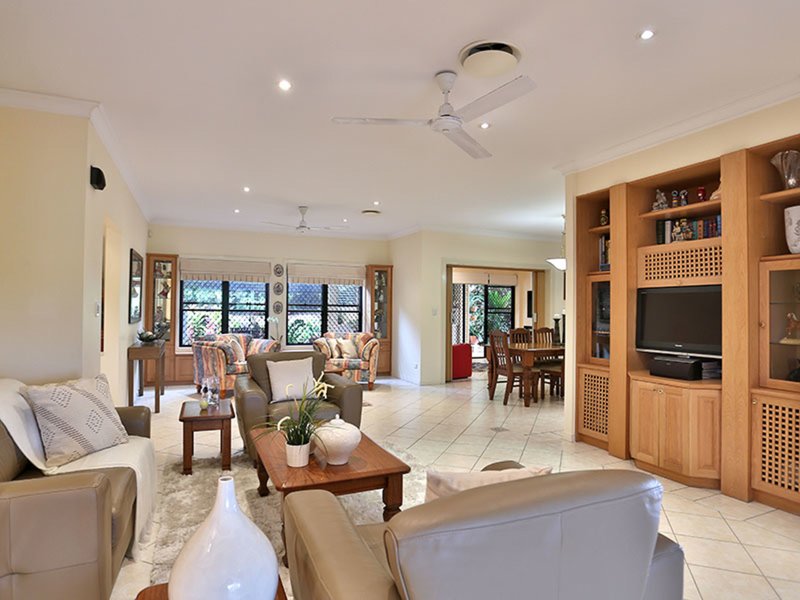 Photo - 28 Alba Place, Bridgeman Downs QLD 4035 - Image 6