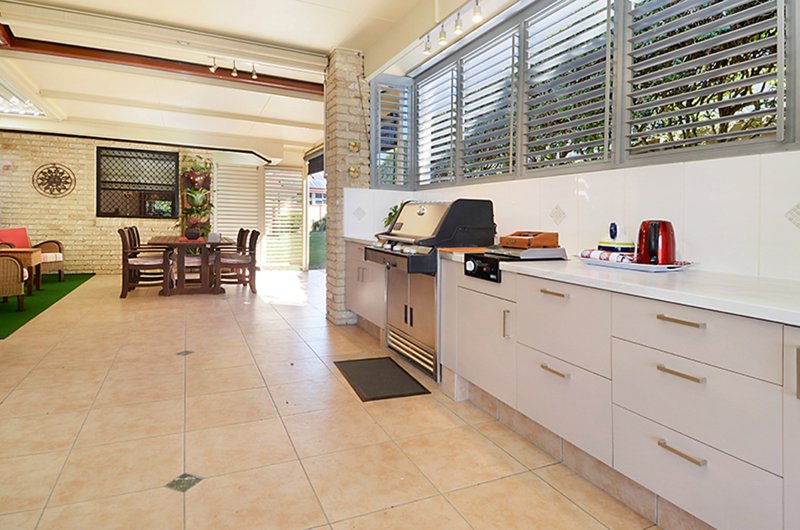 Photo - 28 Alba Place, Bridgeman Downs QLD 4035 - Image 8