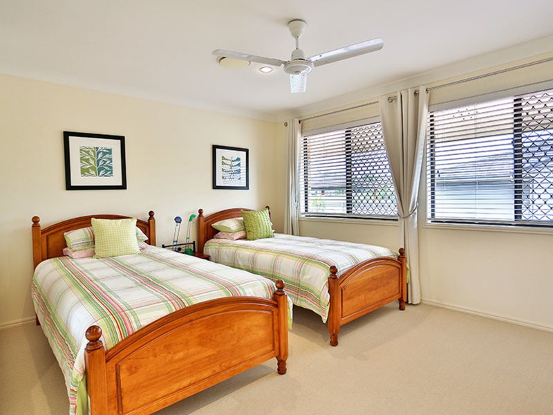 Photo - 28 Alba Place, Bridgeman Downs QLD 4035 - Image 17