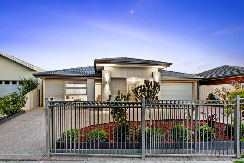 28 Albertine Crescent, Sydenham VIC 3037