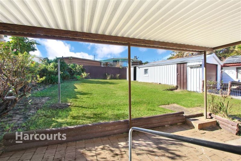 Photo - 28 Alcoomie Crescent, Koonawarra NSW 2530 - Image 7