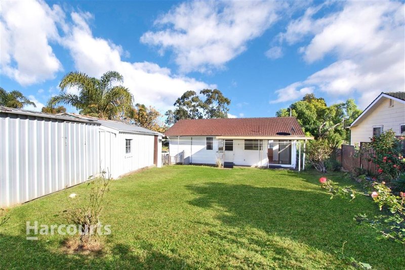 Photo - 28 Alcoomie Crescent, Koonawarra NSW 2530 - Image 8