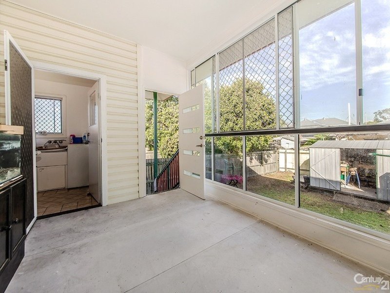 Photo - 28 Allen Street, Wynnum QLD 4178 - Image 11