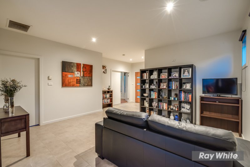 Photo - 28 Amaryllis Parade, Tarneit VIC 3029 - Image 5