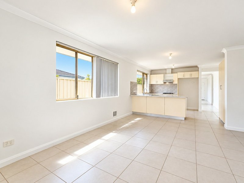 Photo - 28 Andrea Way, Queens Park WA 6107 - Image 4
