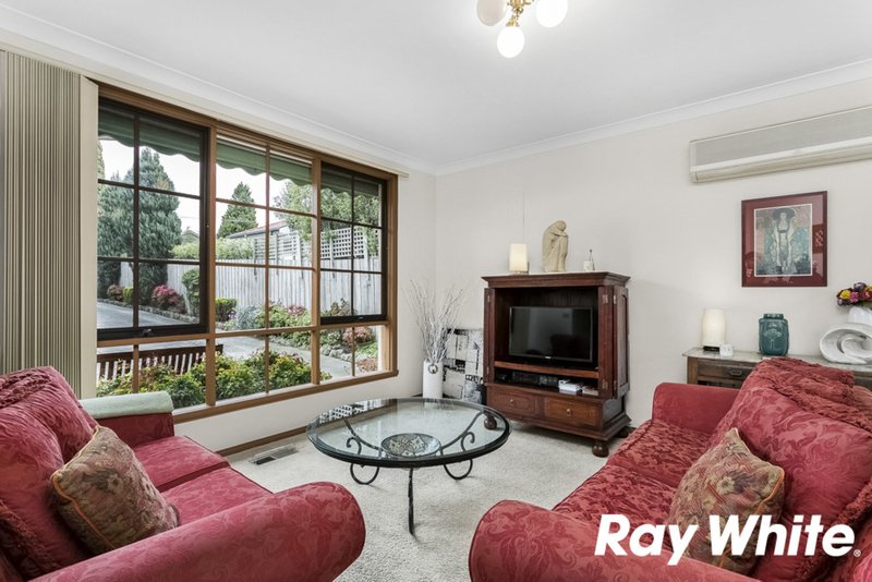 Photo - 2/8 Angus Drive, Glen Waverley VIC 3150 - Image 6