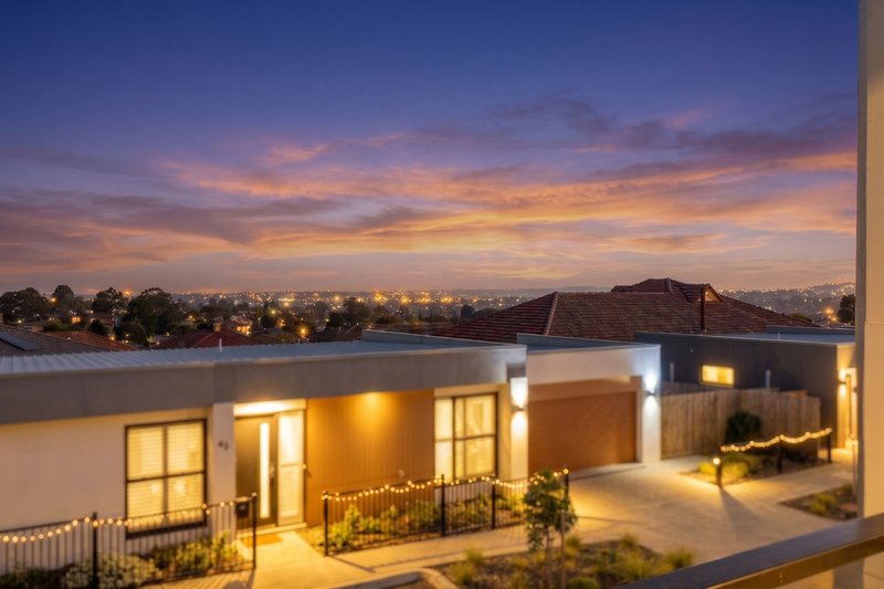 Photo - 28 Annette Court, Endeavour Hills VIC 3802 - Image 2