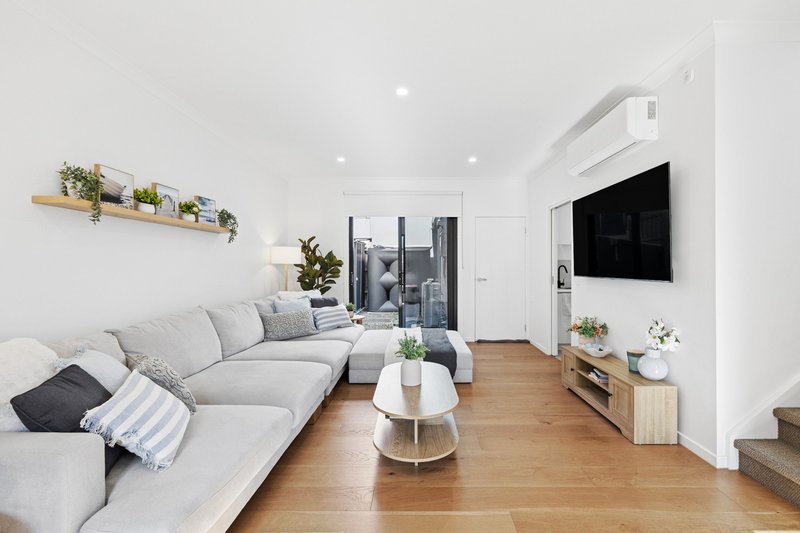 Photo - 28 Annette Court, Endeavour Hills VIC 3802 - Image 4