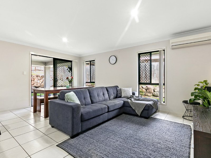 Photo - 28 Antonson Cres , Mudgeeraba QLD 4213 - Image 2