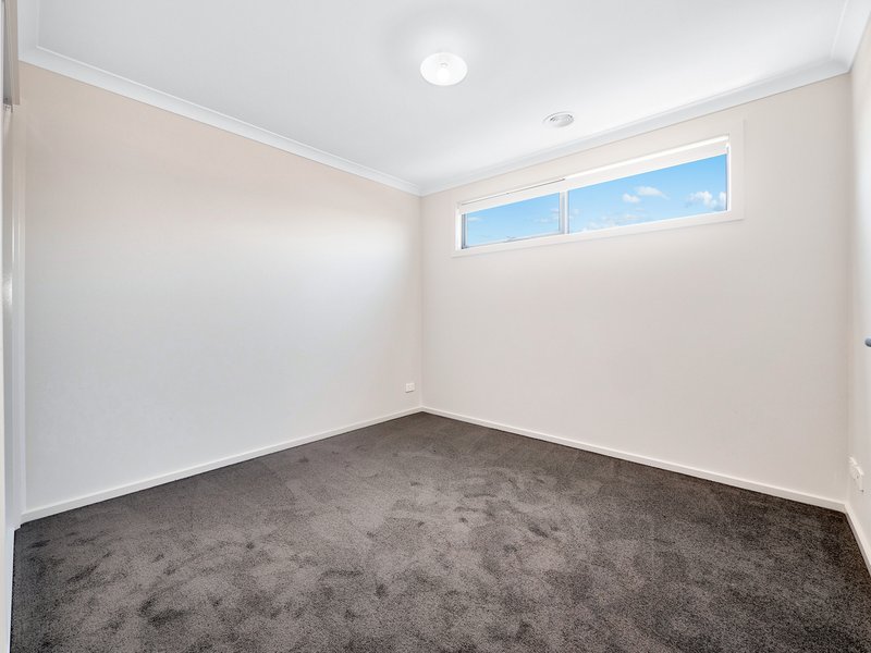 Photo - 28 Apium Street, Clyde VIC 3978 - Image 12