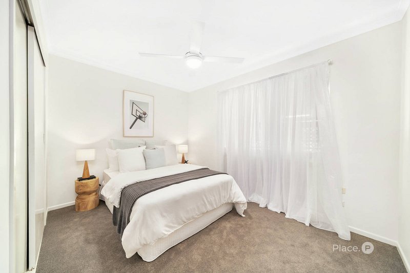 Photo - 28 Arcadia Crescent, Kippa-Ring QLD 4021 - Image 14