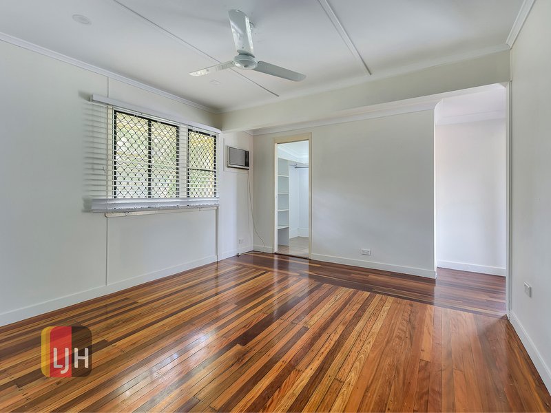 Photo - 28 Armfield Street, Stafford QLD 4053 - Image 4