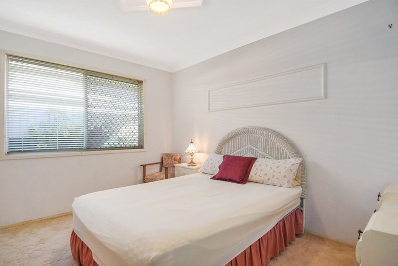 Photo - 28 Aruma Av , Burleigh Waters QLD 4220 - Image 11