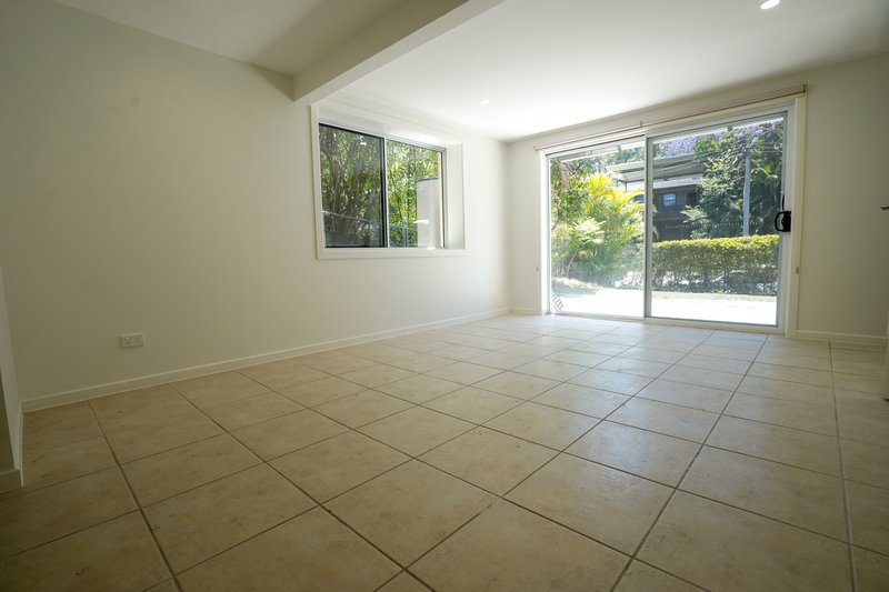 Photo - 28 Ashburton Street, Chapel Hill QLD 4069 - Image 6