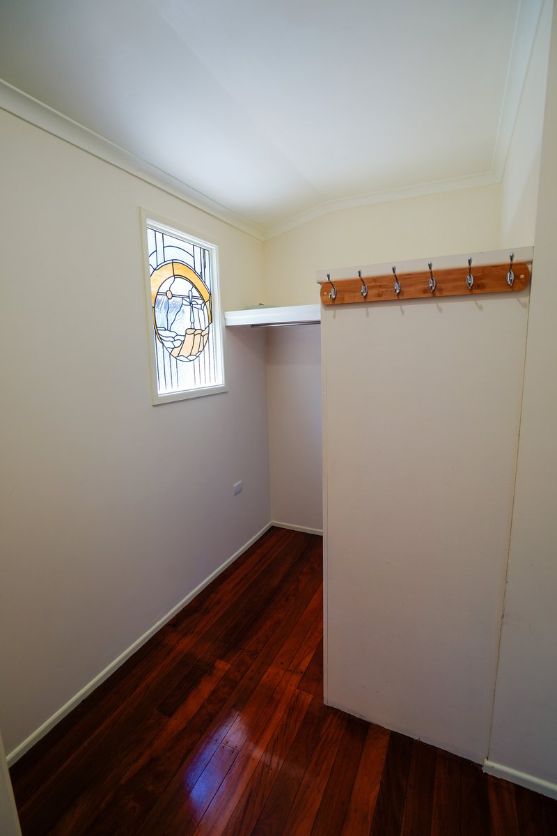 Photo - 28 Ashburton Street, Chapel Hill QLD 4069 - Image 15