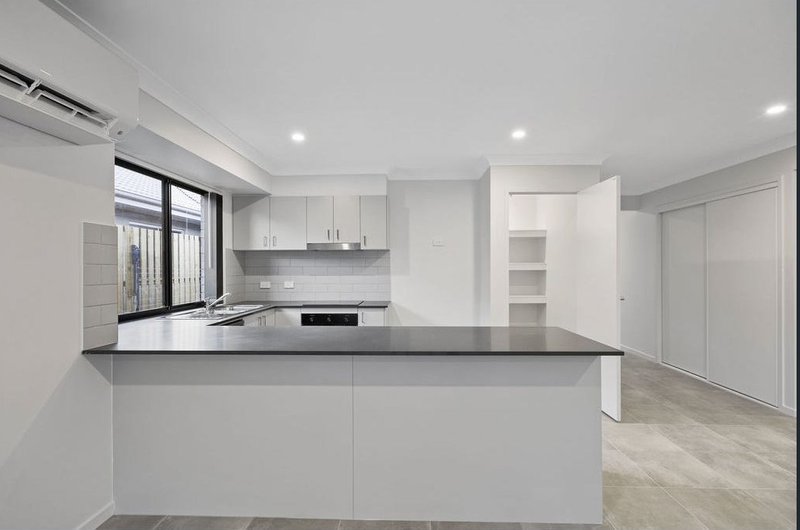 Photo - 28 Aspen Circuit, Logan Reserve QLD 4133 - Image 2
