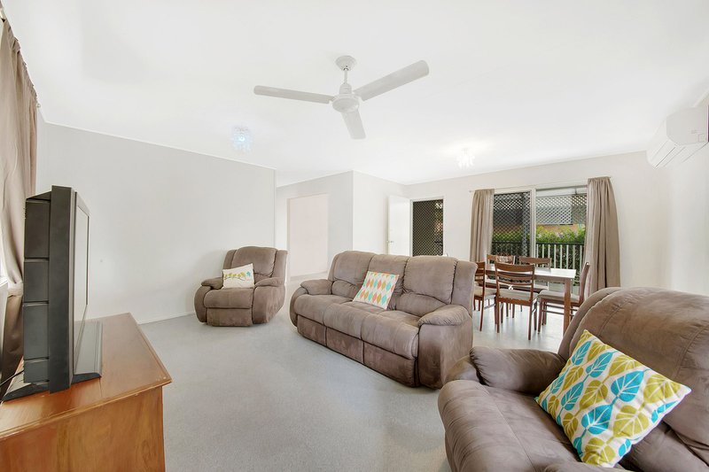 Photo - 28 Aspland Street, Clinton QLD 4680 - Image 2