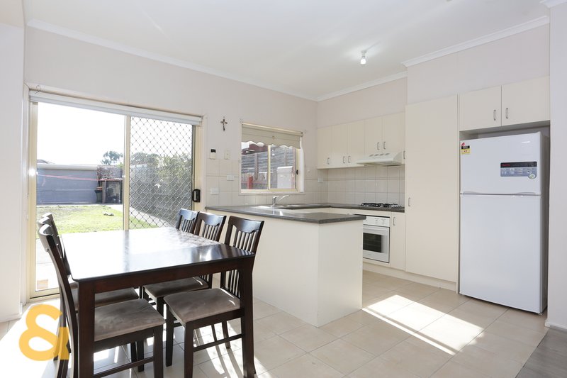 Photo - 28 Athol Avenue, Roxburgh Park VIC 3064 - Image 3