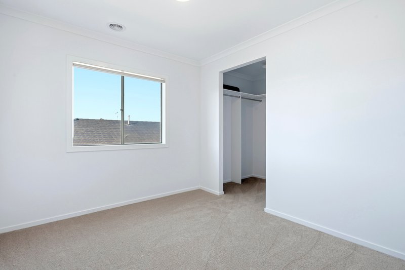Photo - 28 Auburn Crescent, Bacchus Marsh VIC 3340 - Image 14