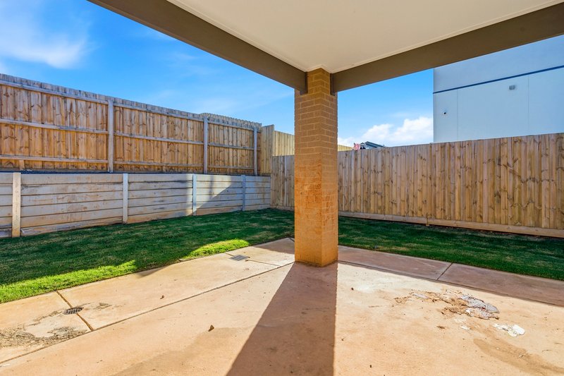Photo - 28 Auburn Crescent, Bacchus Marsh VIC 3340 - Image 17