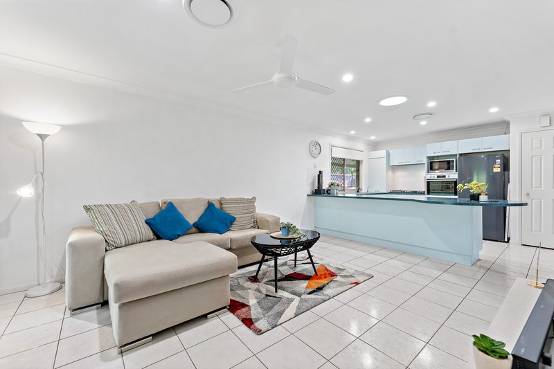 Photo - 28 Augusta Crescent, Forest Lake QLD 4078 - Image 10