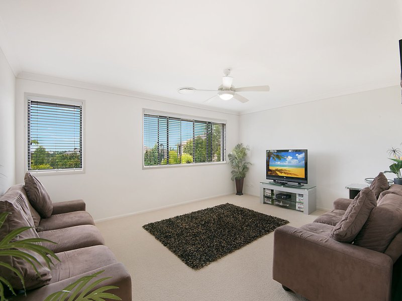 Photo - 28 Ballesteros Street, North Lakes QLD 4509 - Image 8