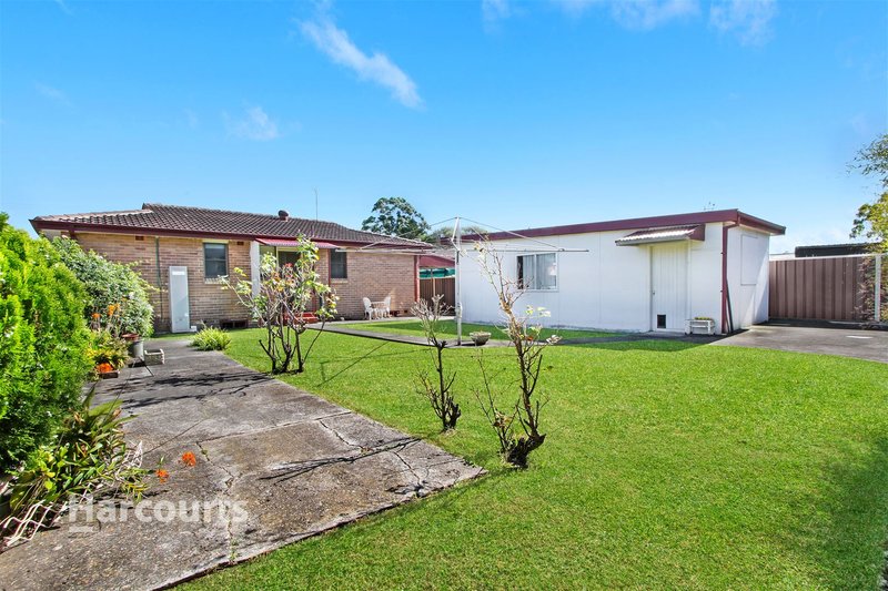 Photo - 28 Bambil Crescent, Dapto NSW 2530 - Image 9