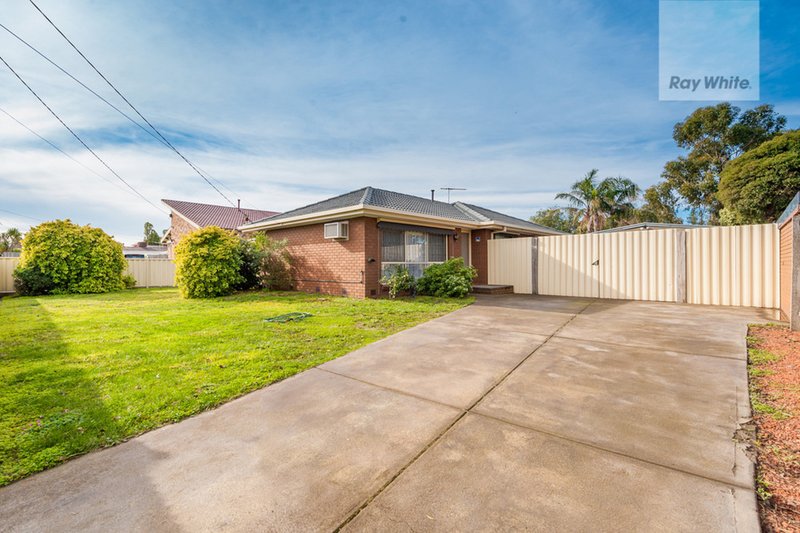 Photo - 28 Bank Street, Craigieburn VIC 3064 - Image 3