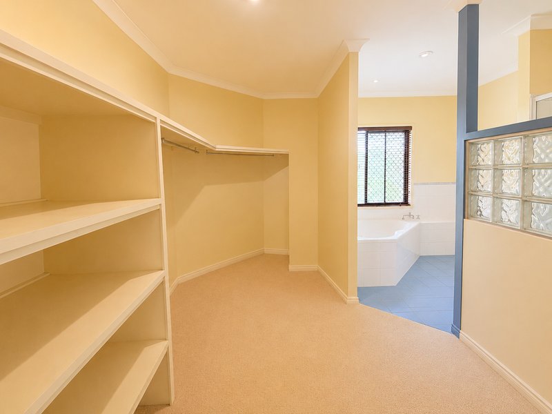 Photo - 28 Banksia Place, Mount Gravatt East QLD 4122 - Image 10