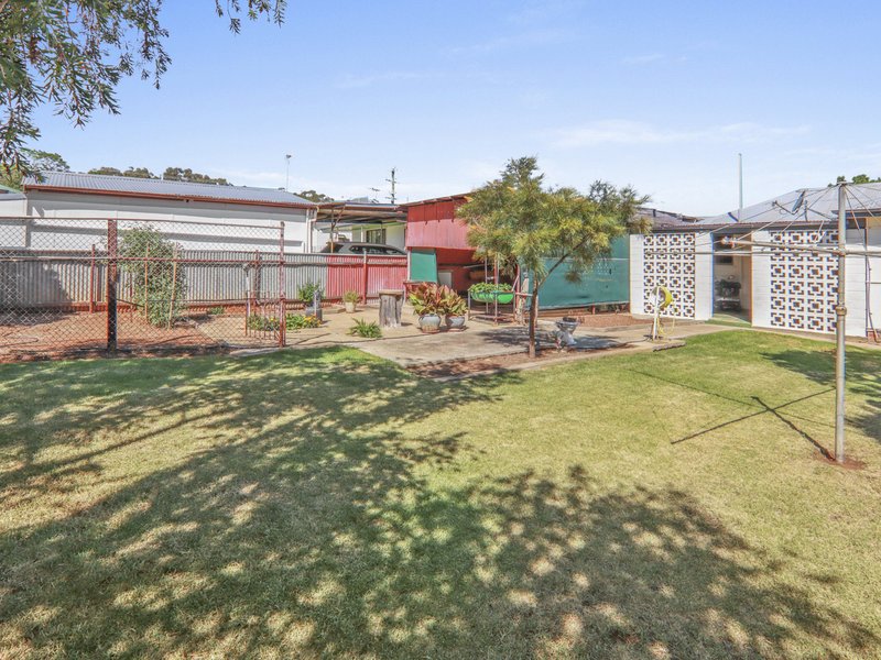 Photo - 28 Barellan Street, Griffith NSW 2680 - Image 7