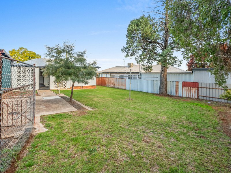 Photo - 28 Barellan Street, Griffith NSW 2680 - Image 4