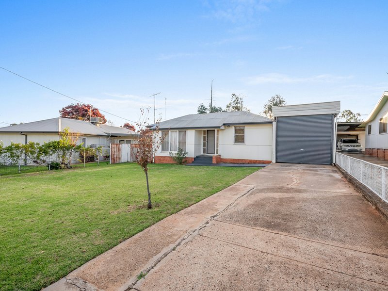 Photo - 28 Barellan Street, Griffith NSW 2680 - Image 6