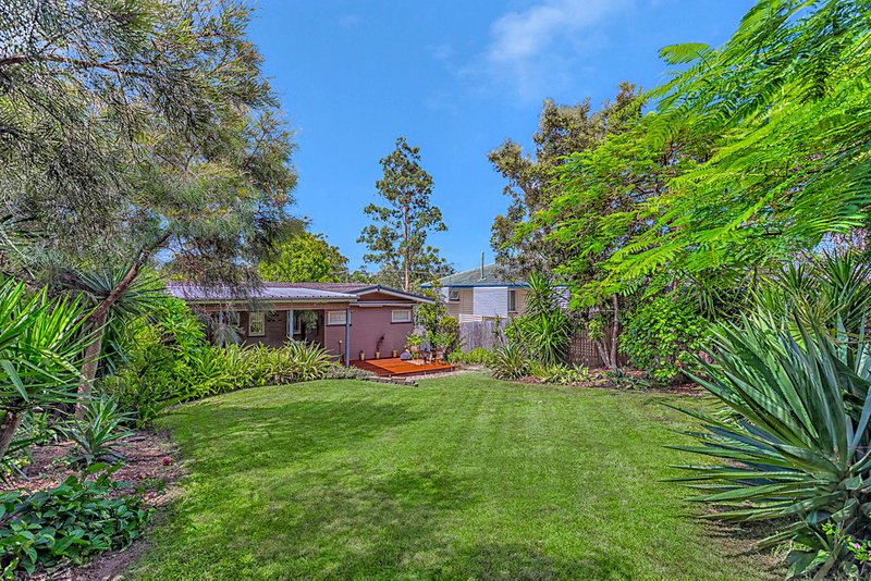 Photo - 28 Bargo Street, Arana Hills QLD 4054 - Image 11