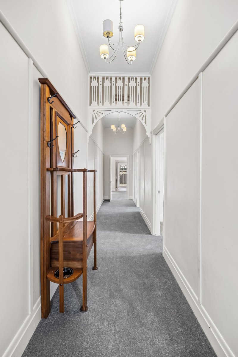 Photo - 28 Barkly Street, Bakery Hill VIC 3350 - Image 2