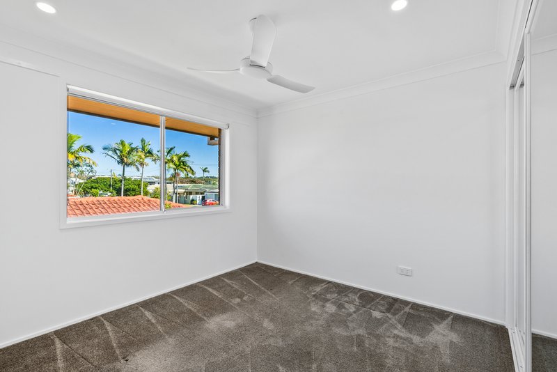 Photo - 2/8 Barracuda Court, Palm Beach QLD 4221 - Image 6