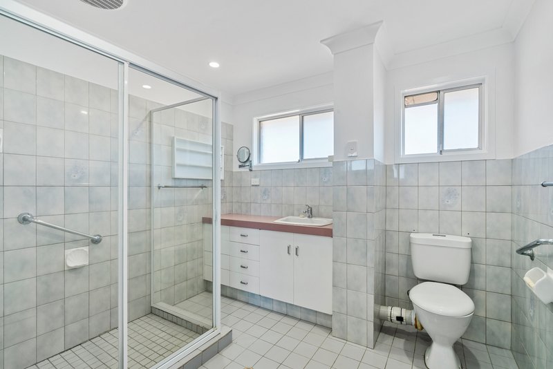 Photo - 2/8 Barracuda Court, Palm Beach QLD 4221 - Image 7