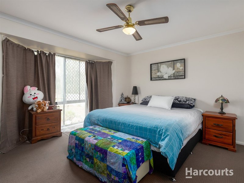 Photo - 28 Barrington Close, Murrumba Downs QLD 4503 - Image 5