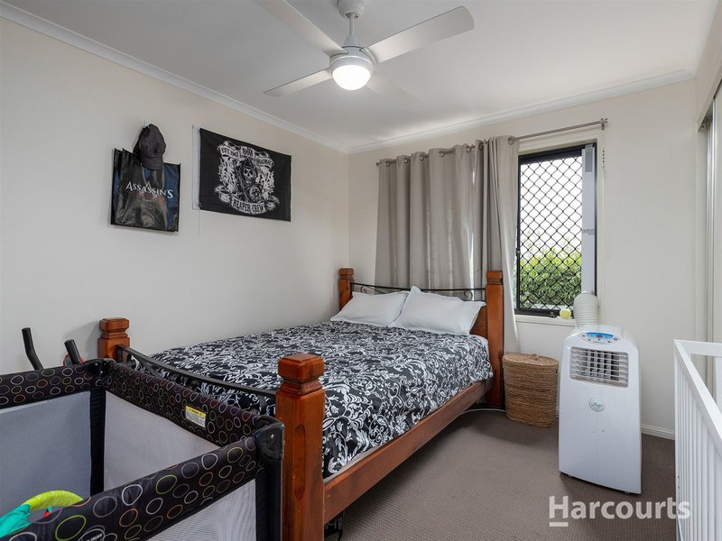 Photo - 28 Barrington Close, Murrumba Downs QLD 4503 - Image 6