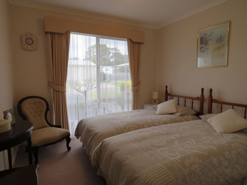 Photo - 28 Bay Road, Eagle Point VIC 3878 - Image 7