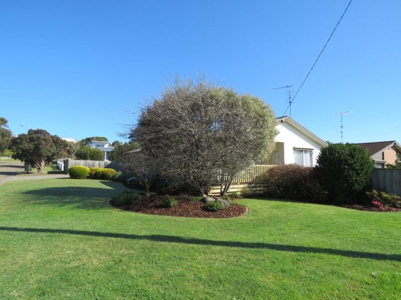 Photo - 28 Bay Road, Eagle Point VIC 3878 - Image 15