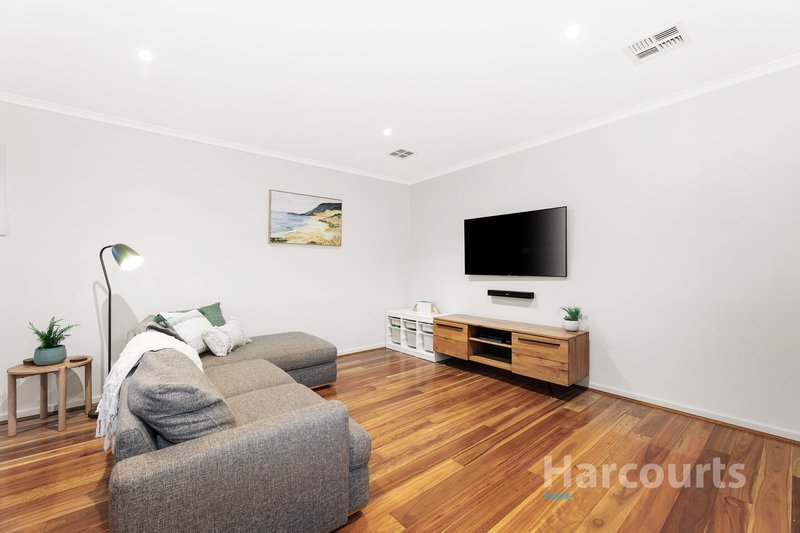 Photo - 28 Beachwood Drive, Wantirna South VIC 3152 - Image 5