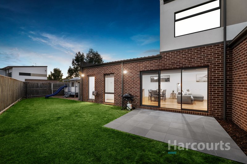 Photo - 28 Beachwood Drive, Wantirna South VIC 3152 - Image 11