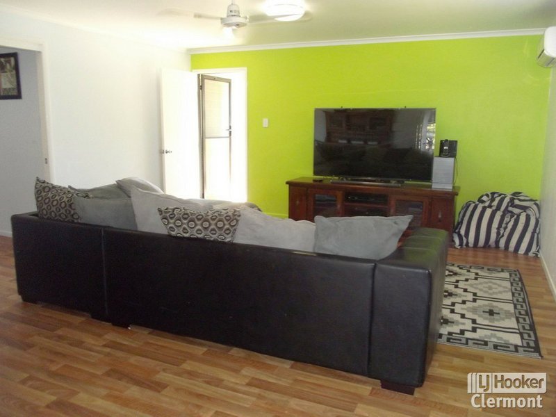 Photo - 28 Beatty Street, Clermont QLD 4721 - Image 9