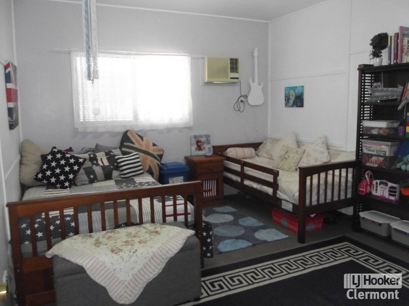 Photo - 28 Beatty Street, Clermont QLD 4721 - Image 14