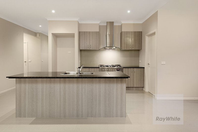 Photo - 28 Bedervale Loop, Doreen VIC 3754 - Image 4
