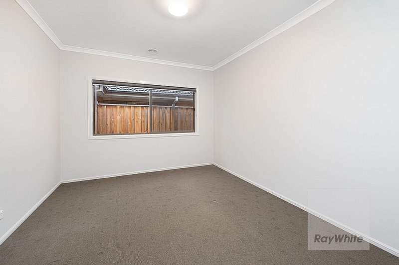 Photo - 28 Bedervale Loop, Doreen VIC 3754 - Image 5